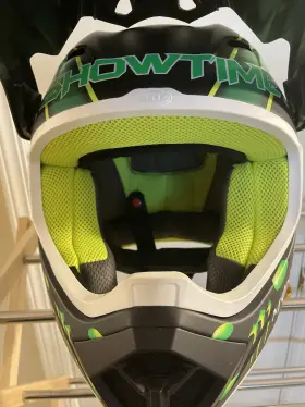 7108878 Bell Monster Energy Motorcycle Helmet With Goggles