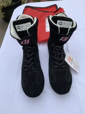 D1050120 Dj Racing Co. Brand New With Carrying Bag Woman Size 12 High Top Safety Shoes . Race