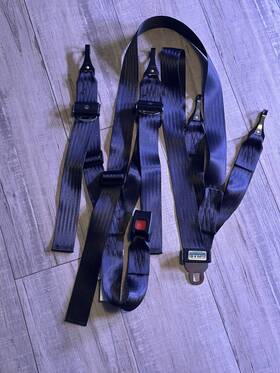 Ez-on 100smu Ez-on Products Harness School Bus Seat Mount Black - Lightly Used