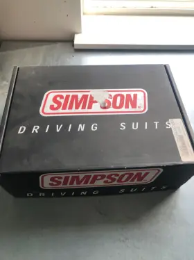 Sim-0402412 Simpson Sim0402412 Racing Jacket Black And Gloves