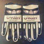 Oakley Se Racing 77 Factory Pilot Gloves Medium Black&gold Nos Bmx !!!rare!!! New. Price: $129.00.